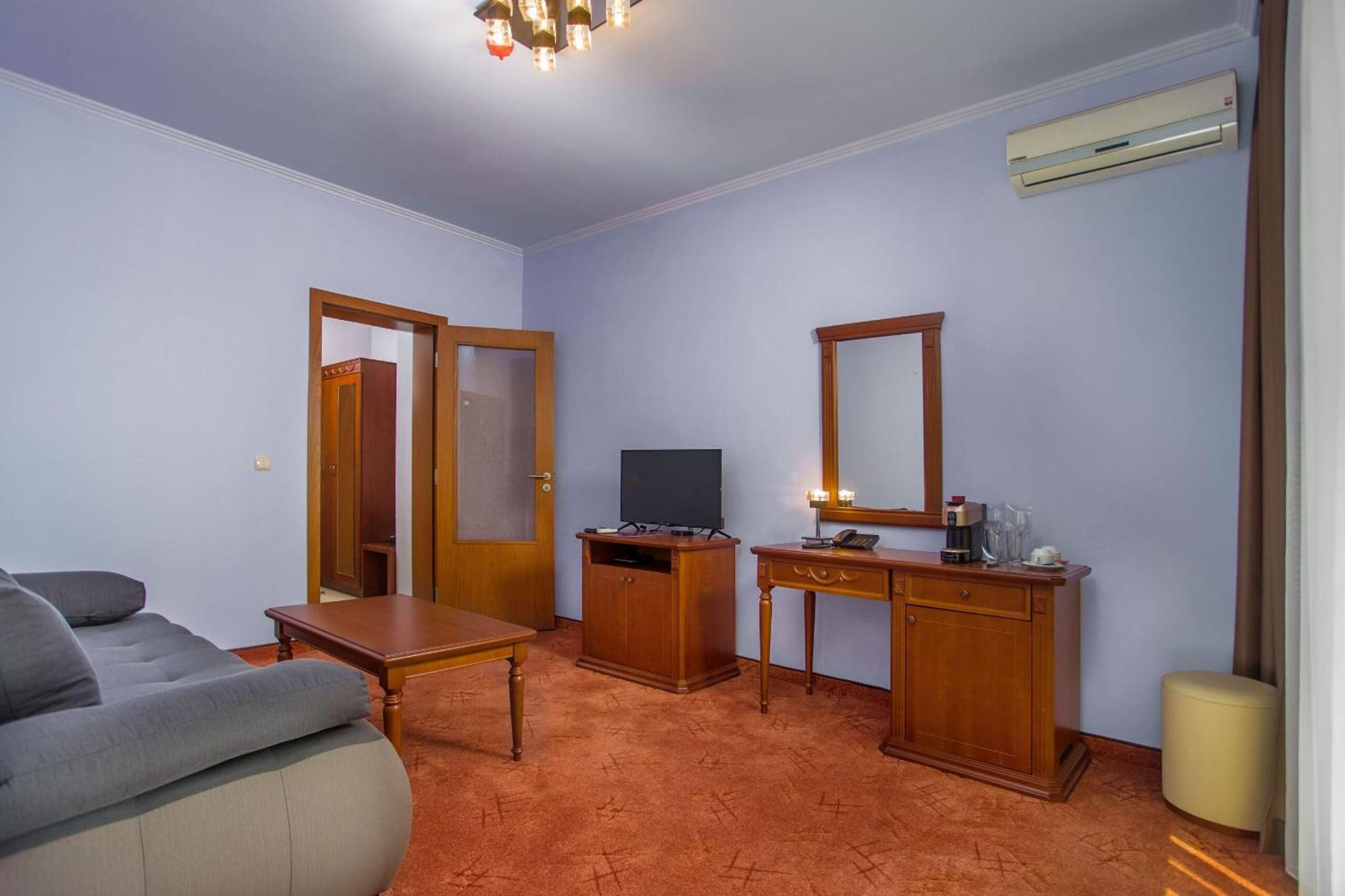 Парк-Хотел Клементина Trud Exterior photo
